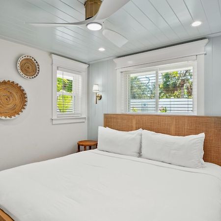Tropical Breeze Resort Sarasota Bagian luar foto