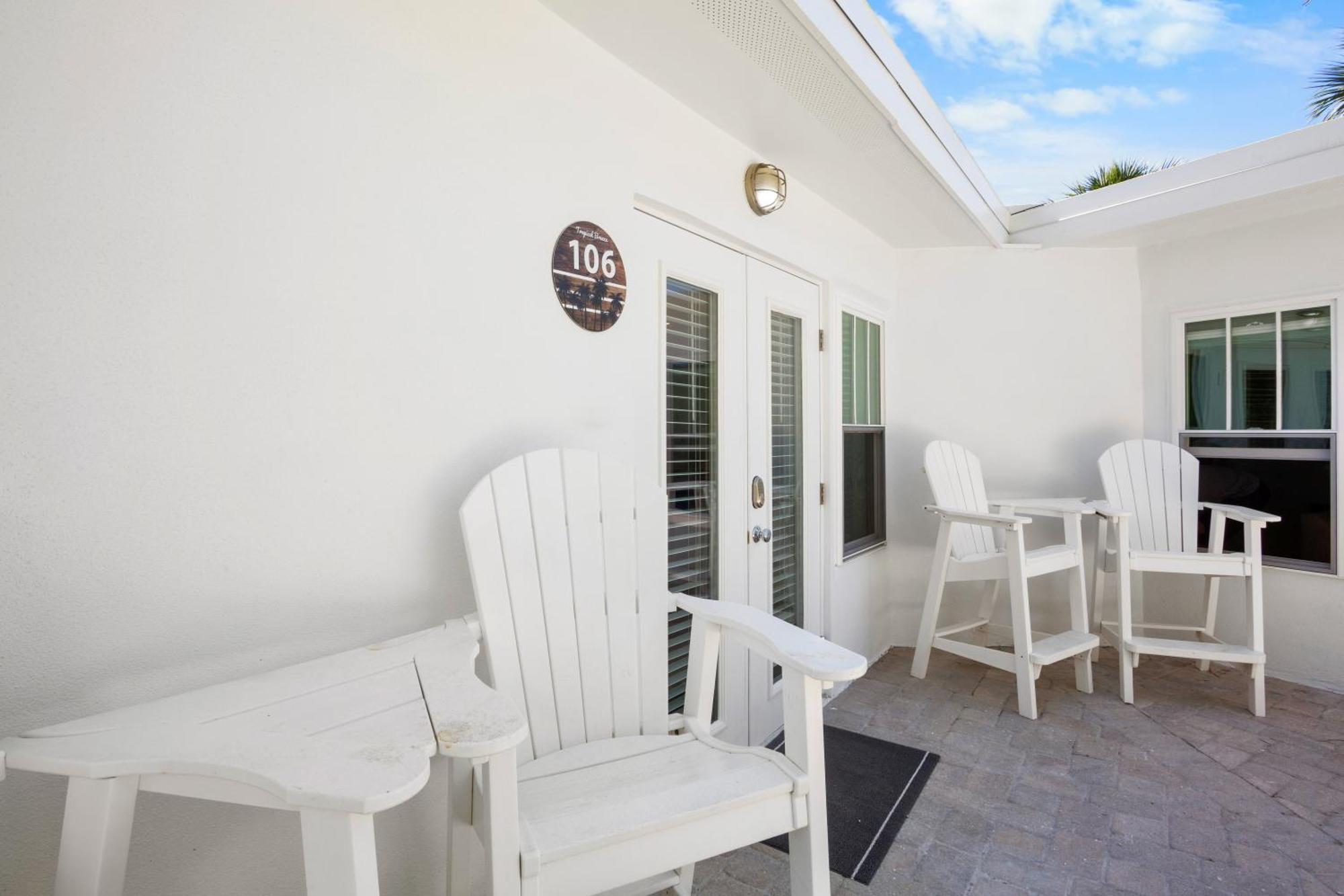 Tropical Breeze Resort Sarasota Bagian luar foto