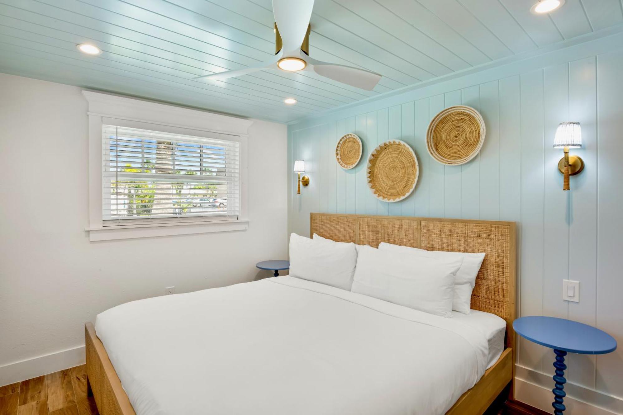 Tropical Breeze Resort Sarasota Bagian luar foto
