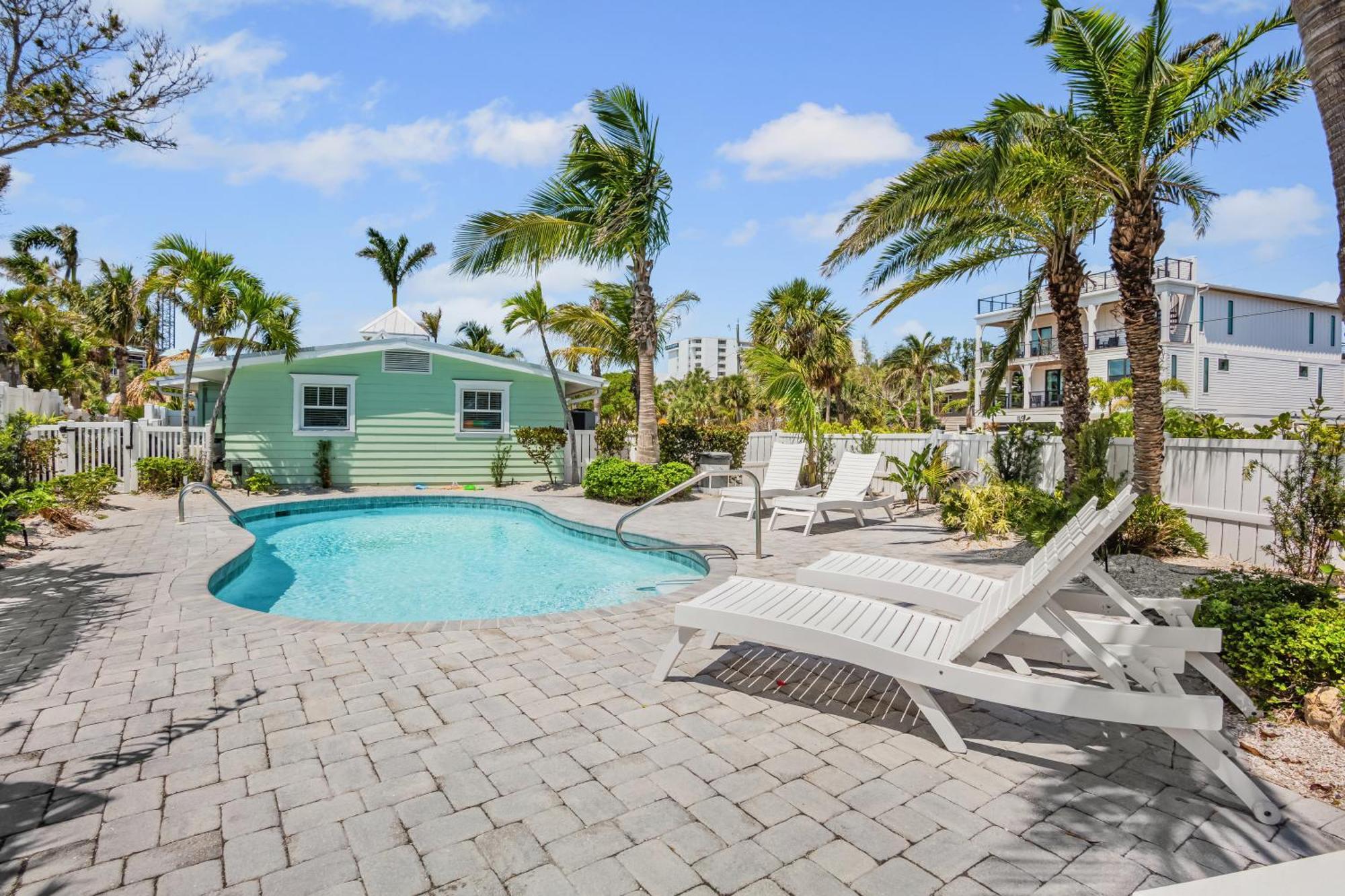 Tropical Breeze Resort Sarasota Bagian luar foto
