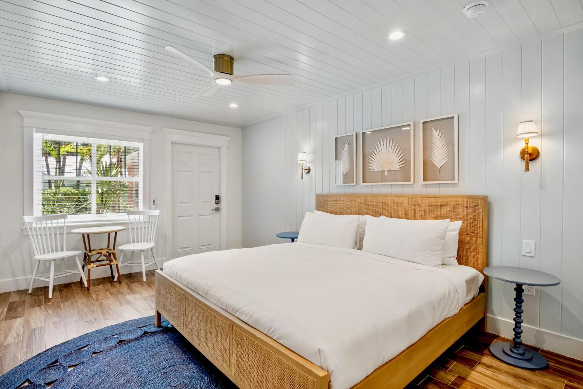 Tropical Breeze Resort Sarasota Bagian luar foto